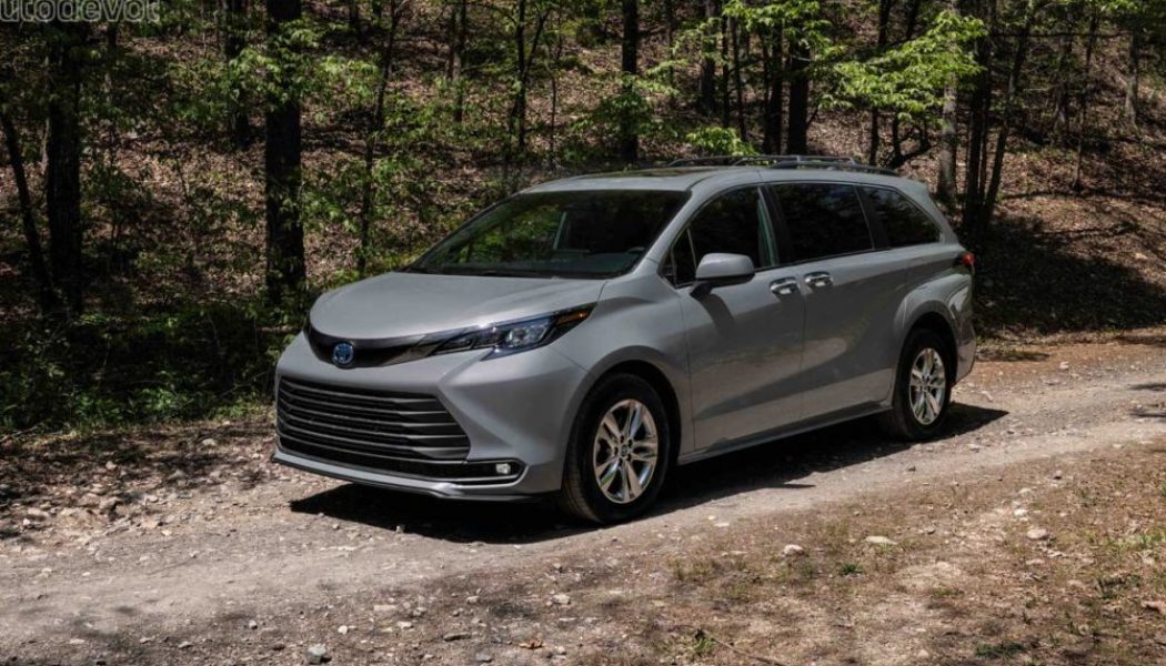 The 2022 Toyota Sienna Woodland Special Edition Is the SUV of Minivans