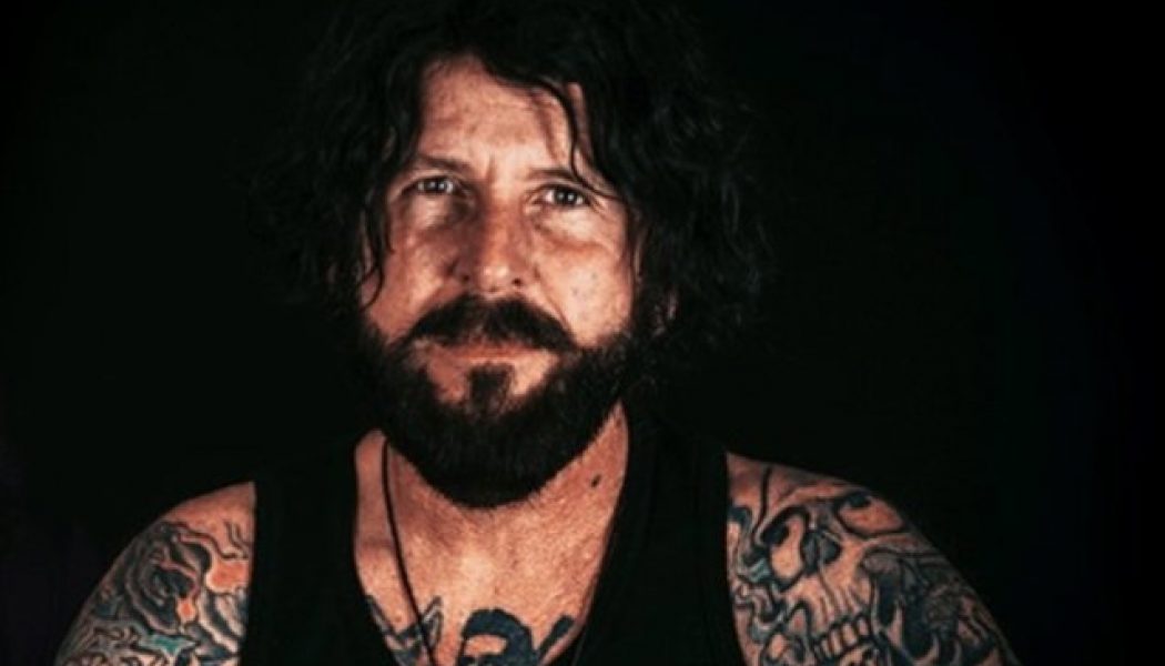 TRACII GUNS Says He Wanted To Take Lawsuit Against STEVE RILEY Further, ‘But That Motherf**ker Has No Money’