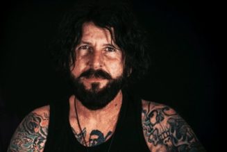 TRACII GUNS Says He Wanted To Take Lawsuit Against STEVE RILEY Further, ‘But That Motherf**ker Has No Money’