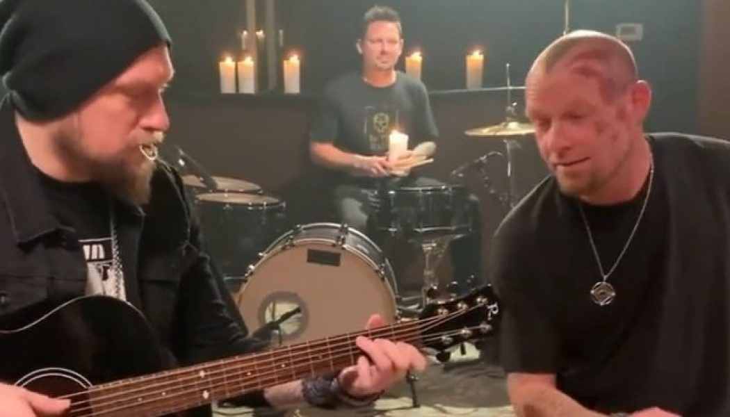 Watch FIVE FINGER DEATH PUNCH’s IVAN MOODY And ANDY JAMES Play EXTREME’s ‘More Than Words’