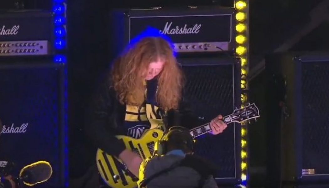 Watch MEGADETH’s DAVE MUSTAINE Deliver ‘Gibson Guitar Riff’ At Nashville SC Vs. FC Cincinnati Game