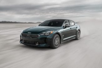 2022 Kia Stinger’s I-4 Packs 300 HP, Tops 30 MPG