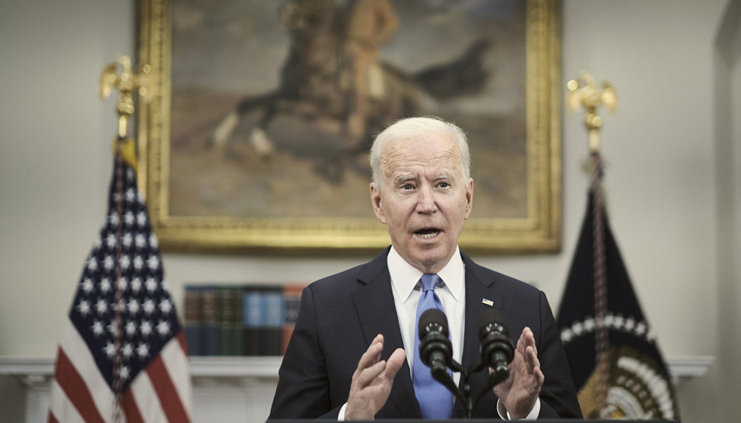 Biden pressed to send clear message on economy as warning signs flash