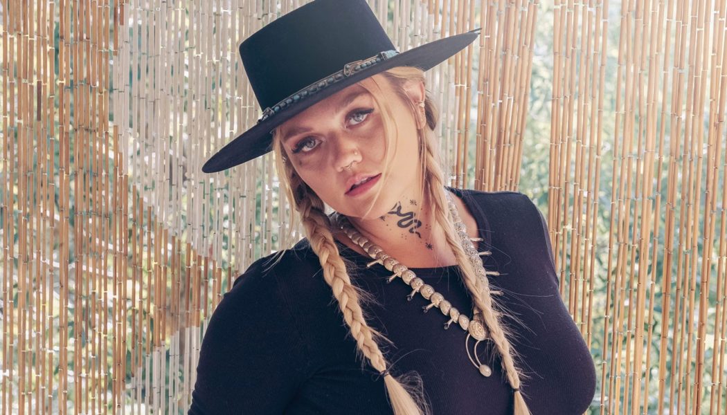 Elle King Now Getting Team Support From RCA and Sony Music Nashville