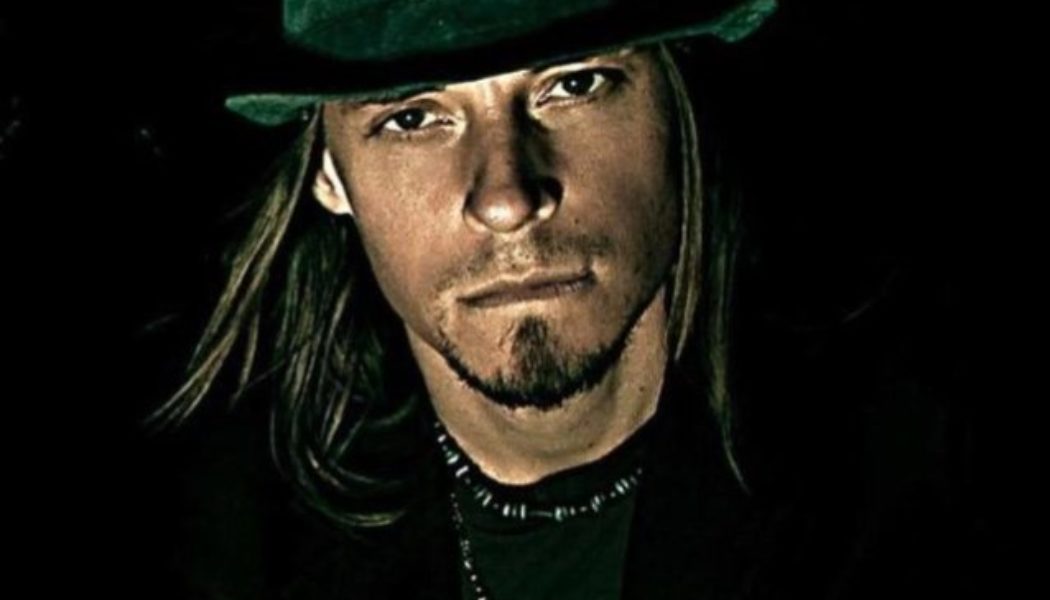 Former PUDDLE OF MUDD Guitarist PAUL PHILLIPS Sues Hospital Over Brain Injury