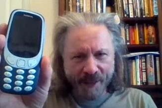 IRON MAIDEN’s BRUCE DICKINSON Finally Gets A Smartphone: ‘My Life Is Going To Suck From Now On’