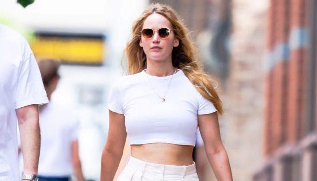 Jennifer Lawrence Wore the Most Low-Key Trouser Trend With a Crop Top