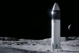 NASA suspends SpaceX’s $2.9 billion moon lander contract after rivals protest