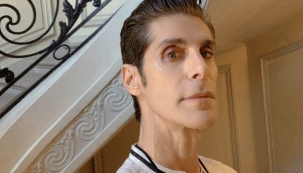 PERRY FARRELL Teams Up With TAYLOR HAWKINS And DAVID BRYAN For New KIND HEAVEN ORCHESTRA Single ‘Mend’