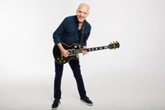 PETER FRAMPTON’s ‘Phenix’ Les Paul Custom Guitar Recreated By GIBSON