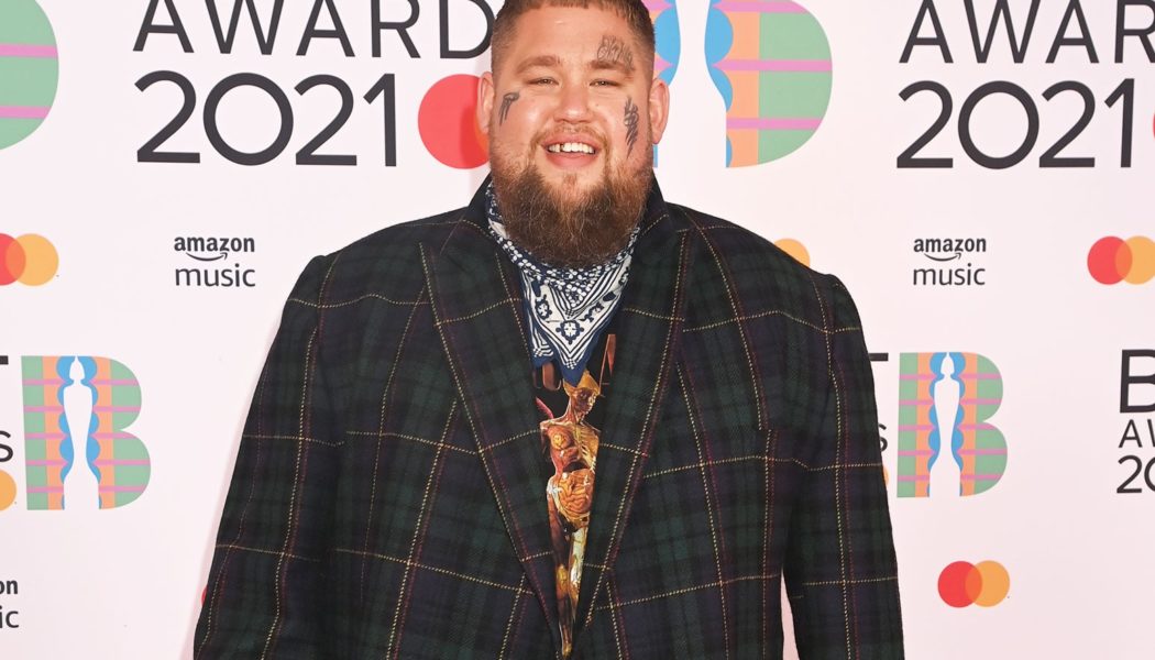 Rag’n’Bone Man Blasts to No. 1 In U.K. With ‘Life By Misadventure’