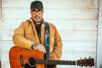 STAIND’s AARON LEWIS Rails Against U.S. Government: ‘We Can’t Just Sit On Our Asses And Watch Them Do S**t Anymore’