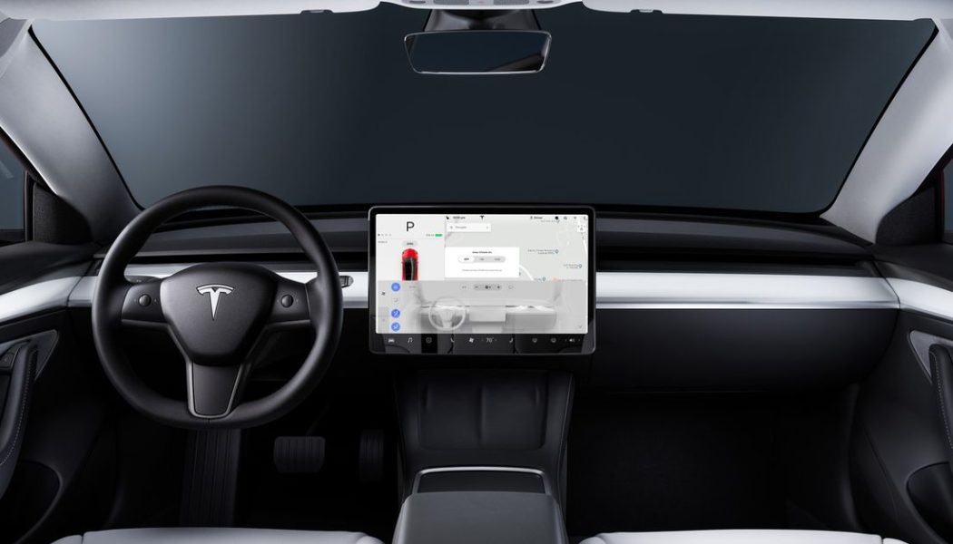 Tesla starts using in-car camera for Autopilot driver monitoring