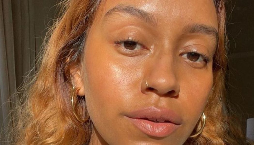 These Minimalist Makeup Products Are the Perfect Recipe for Hot Girl Summer