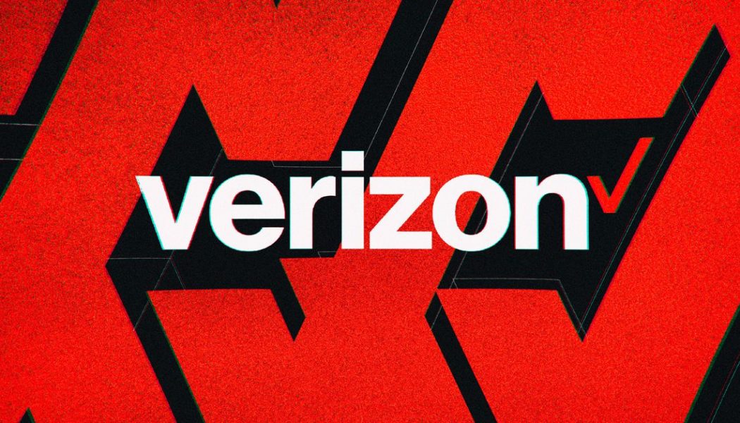 Verizon is offering customers free Apple Arcade or Google Play Pass for up to a year