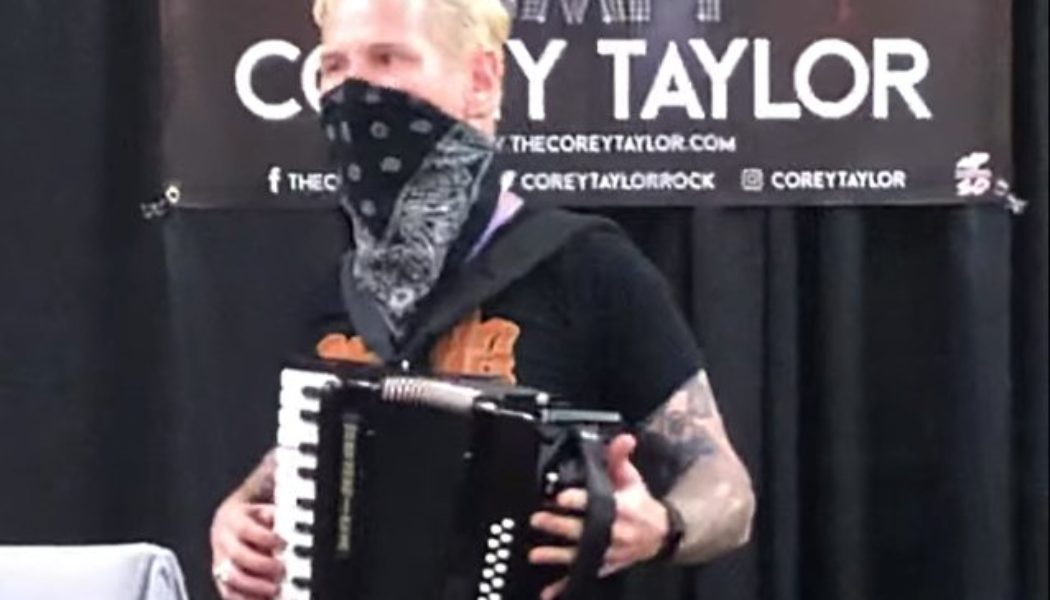 Watch COREY TAYLOR Play The Accordion At Orlando’s ‘Spooky Empire’ Convention