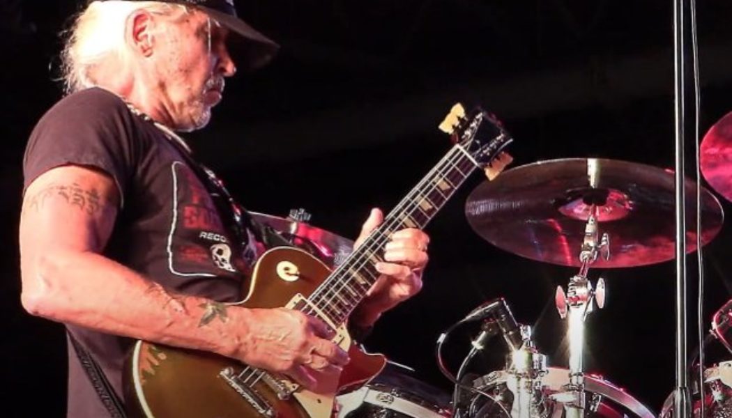 Watch GEORGE LYNCH Pay Musical Tribute To EDDIE VAN HALEN At DALLAS INTERNATIONAL GUITAR FESTIVAL