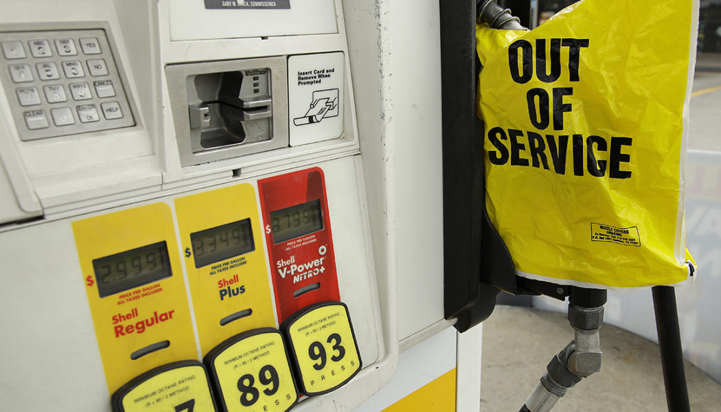 White House seeks to calm panic buying as southeast gas stations run dry