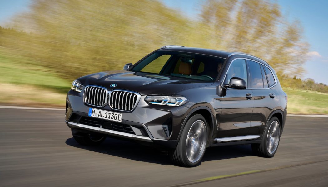 2022 BMW X4 and X4 M Grow Bigger Snouts and Are More Powerful