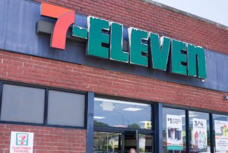 7-Eleven to Install Hundreds of EV Chargers at Its Convenience Stores