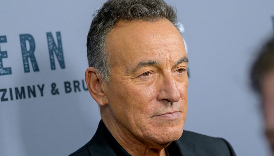 Bruce Springsteen Reveals 2022 E Street Band Tour, Collaborations with Killers, John Mellencamp