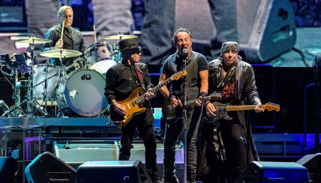 Bruce Springsteen Teases 2022 Tour with E Street Band, Collaboration with The Killers