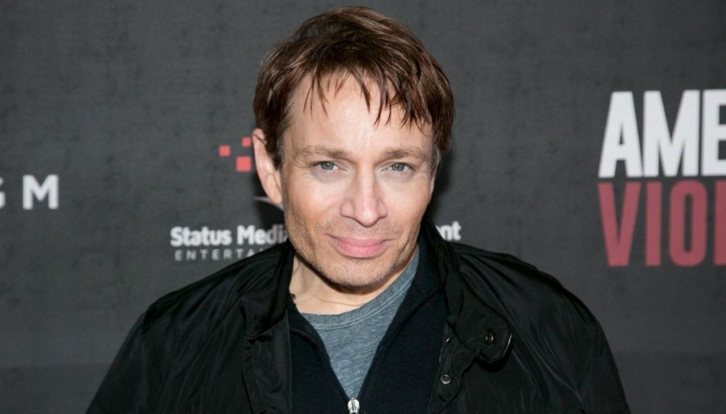 Chris Kattan Kicked Off Flight for Refusing to Wear Mask