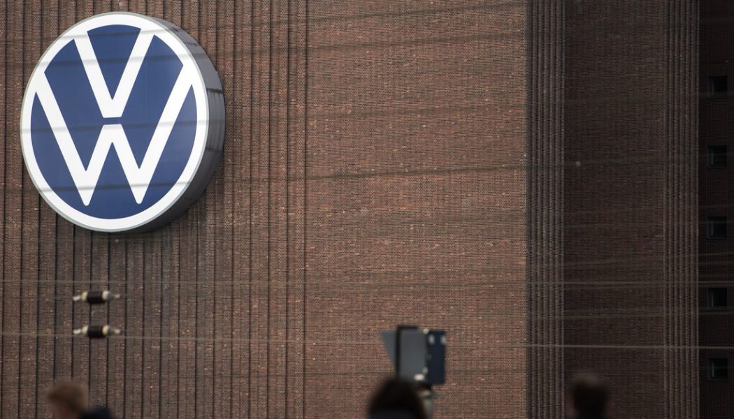 Former VW, Audi bosses to pay Volkswagen millions over Dieselgate