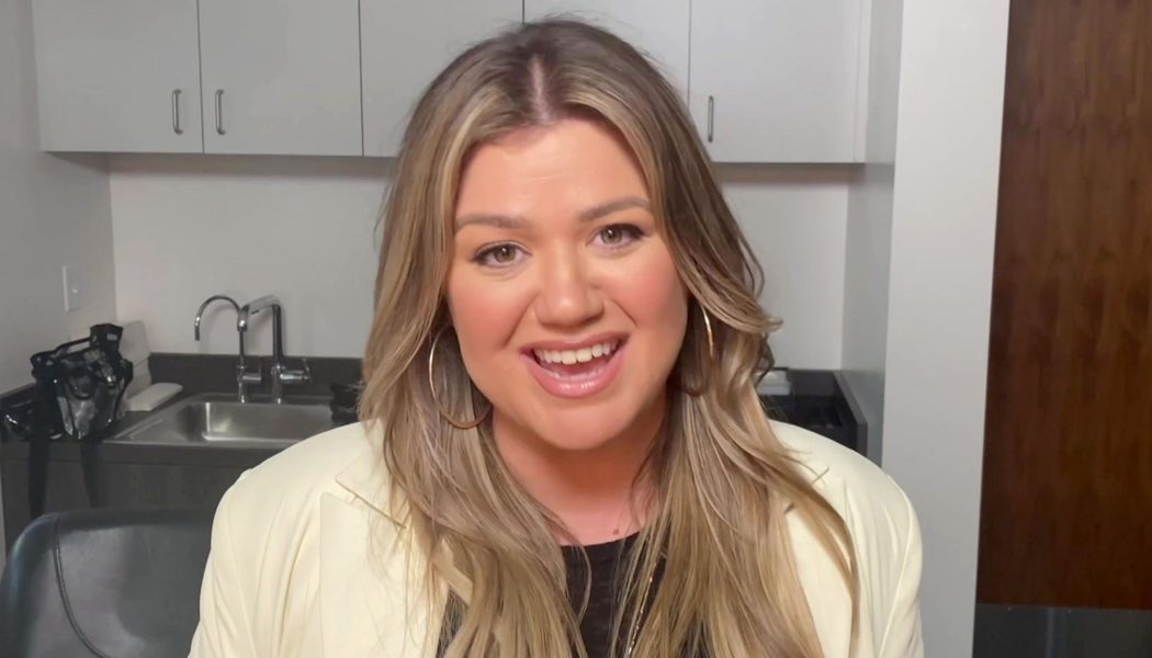 Kelly Clarkson Wins Twice at 2021 Daytime Emmy Awards