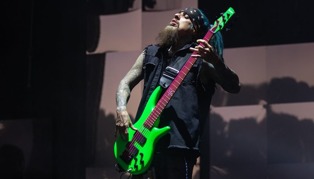 Korn Bassist Fieldy Taking a Break From Band to Address ‘Bad Habits’