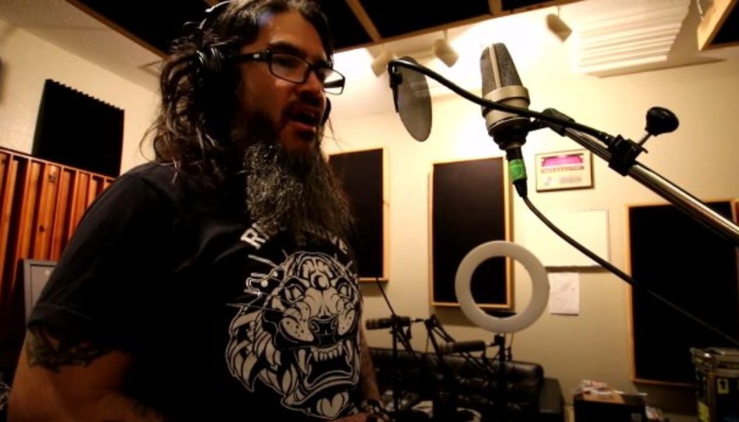 MACHINE HEAD: More Behind-The-Scenes Video From Making Of ‘Arrows In Words From The Sky’ Single