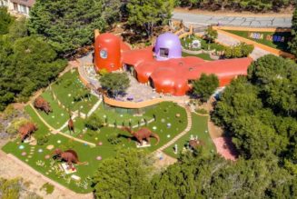 Owner of Flintstone House Allowed to Keep Life-Sized Dinosaurs on Front Lawn