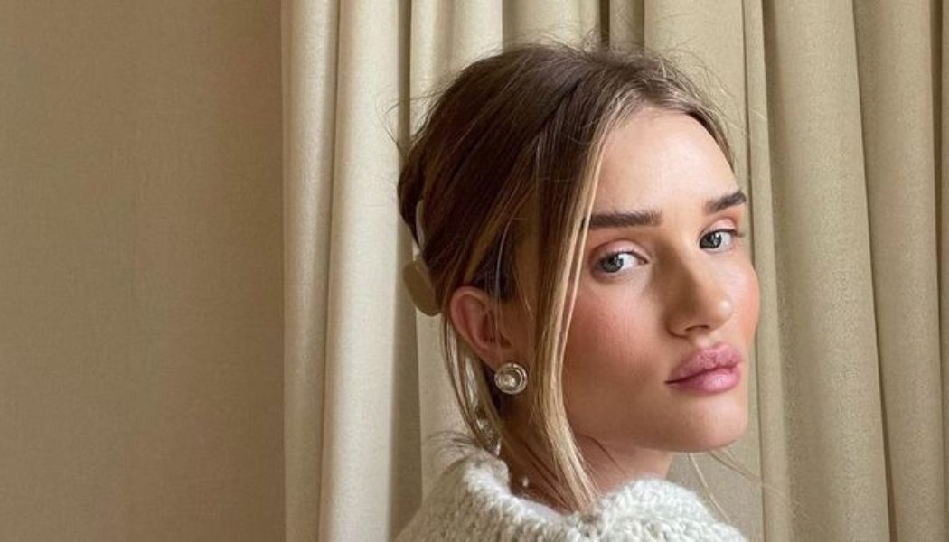 Rosie HW’s Facialist Just Shared These 7 Amazing Skincare Tips With Me