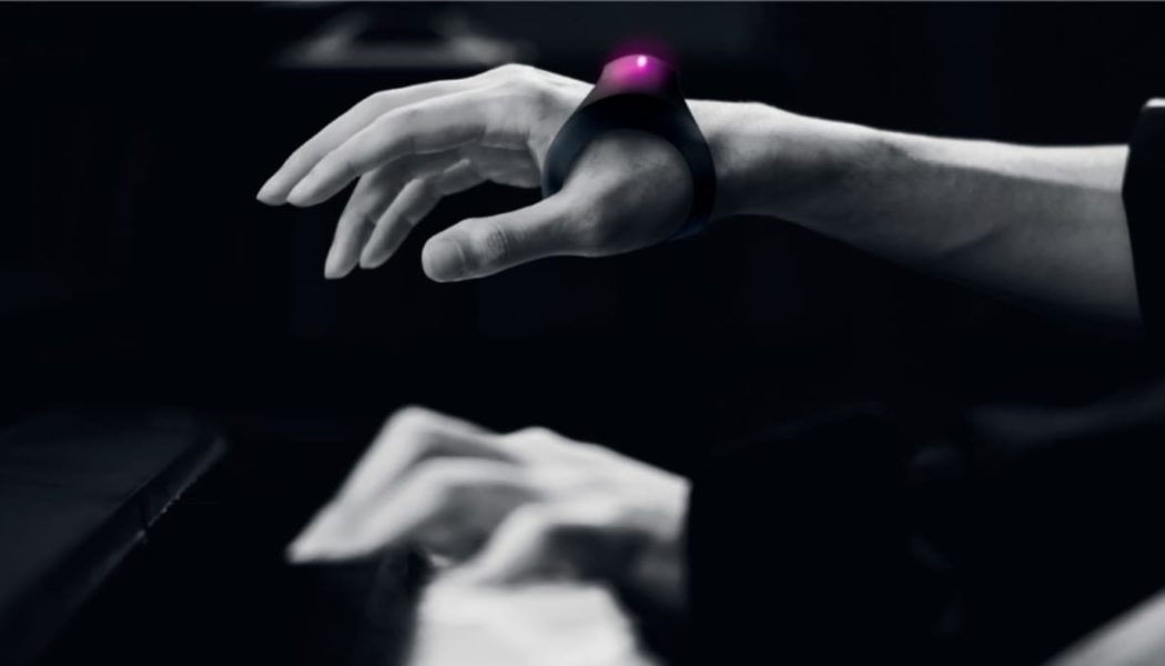 Sony Launches Wearable Motion Sonic Wristlet, Allowing Musicians to Apply Effects Live