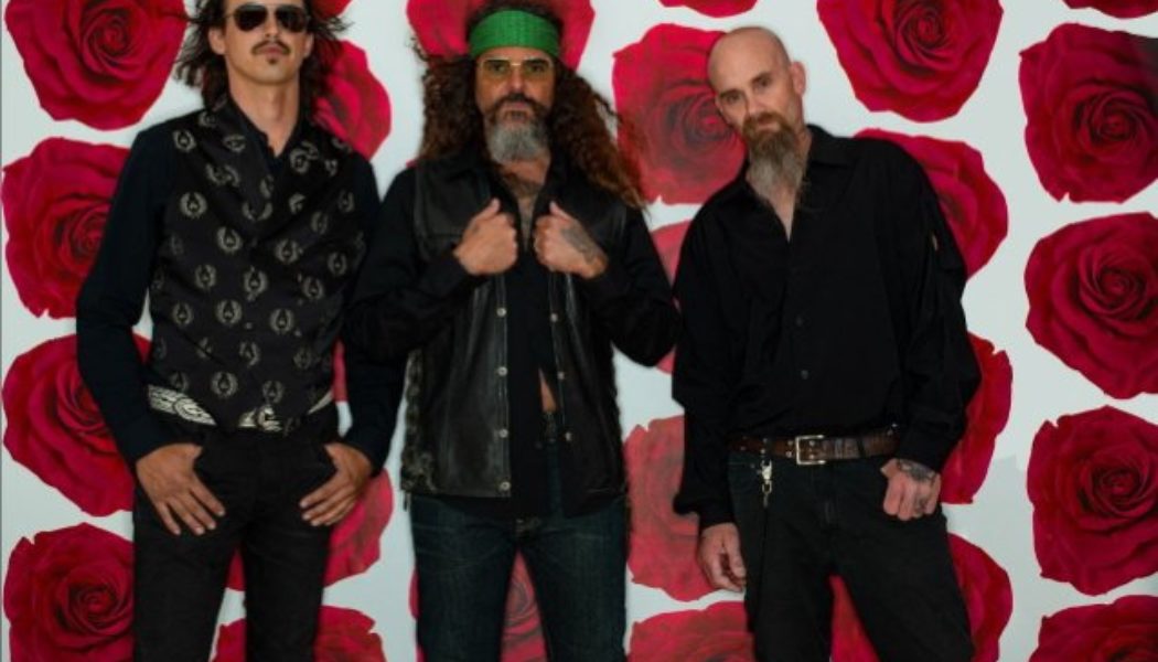 STÖNER Feat. Former KYUSS Members BRANT BJORK And NICK OLIVERI: Entire Debut Album, ‘Stoners Rule’, Available For Streaming