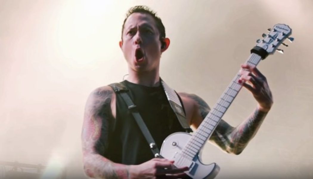 TRIVIUM’s MATT HEAFY Reveals His Monthly TWITCH Revenue, Says He Will Stream Daily From The Road