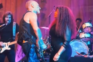 Watch DEF LEPPARD’s PHIL COLLEN Perform With CHAKA KHAN At ‘Black Girls Rock!’ Fundraiser