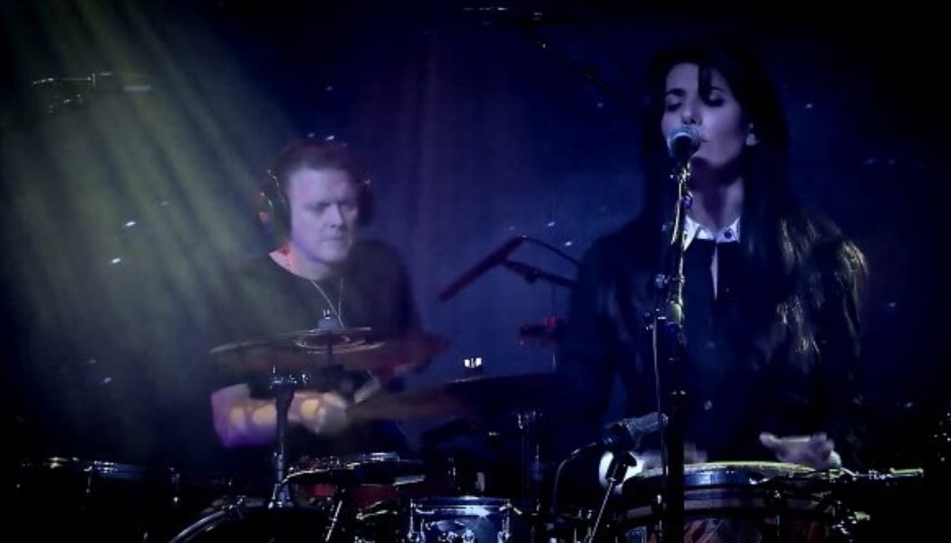 Watch DEF LEPPARD’s RICK ALLEN Perform ‘River Of Rain’ With His Wife LAUREN MONROE