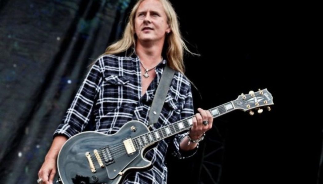 ALICE IN CHAINS’ JERRY CANTRELL To Release ‘Brighten’ Solo Album In October; First Single ‘Atone’ Now Available