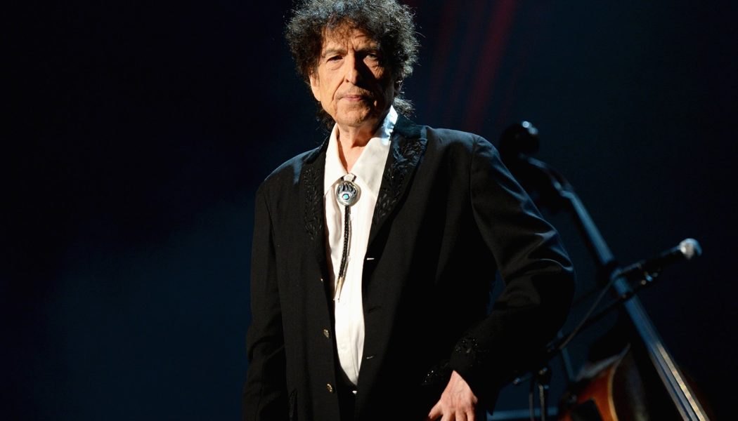 Bob Dylan Beats Lawsuit Over $300M Catalog Sale