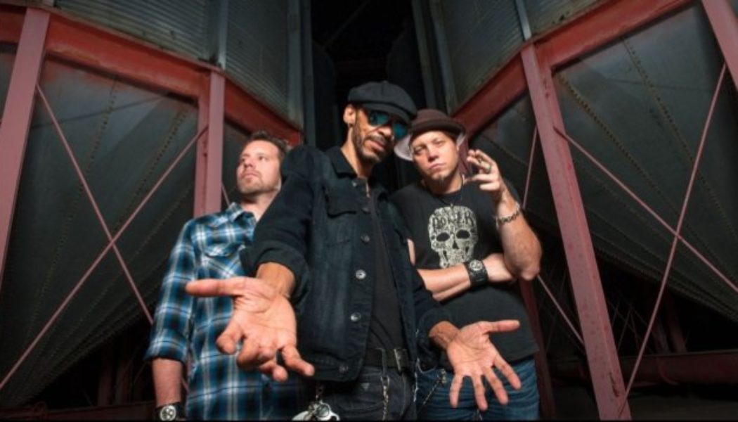 DOUG PINNICK’s GRINDER BLUES To Release ‘El Dos’ Album In September