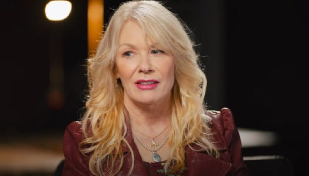 HEART’s NANCY WILSON Talks To American Pop Duo ALY & AJ On GIBSON TV’s ‘The Conversation’ (Video)