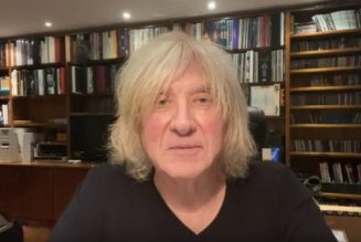 JOE ELLIOTT Says Performing ‘All The Young Dudes’ At FREDDIE MERCURY Tribute Concert Was ‘The Best Four Minutes Of My Life On Stage’