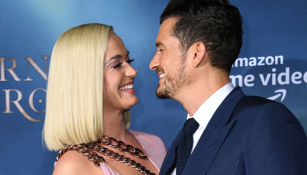 Katy Perry and Orlando Bloom Share a Romantic Kiss in Dreamy Vacation Photos