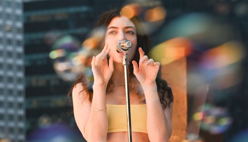 Lorde Reflects On Life While ‘Stoned At The Nail Salon’