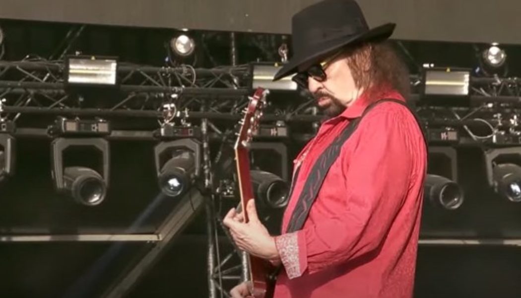 LYNYRD SKYNYRD Guitarist GARY ROSSINGTON Recovering From Emergency Heart Surgery