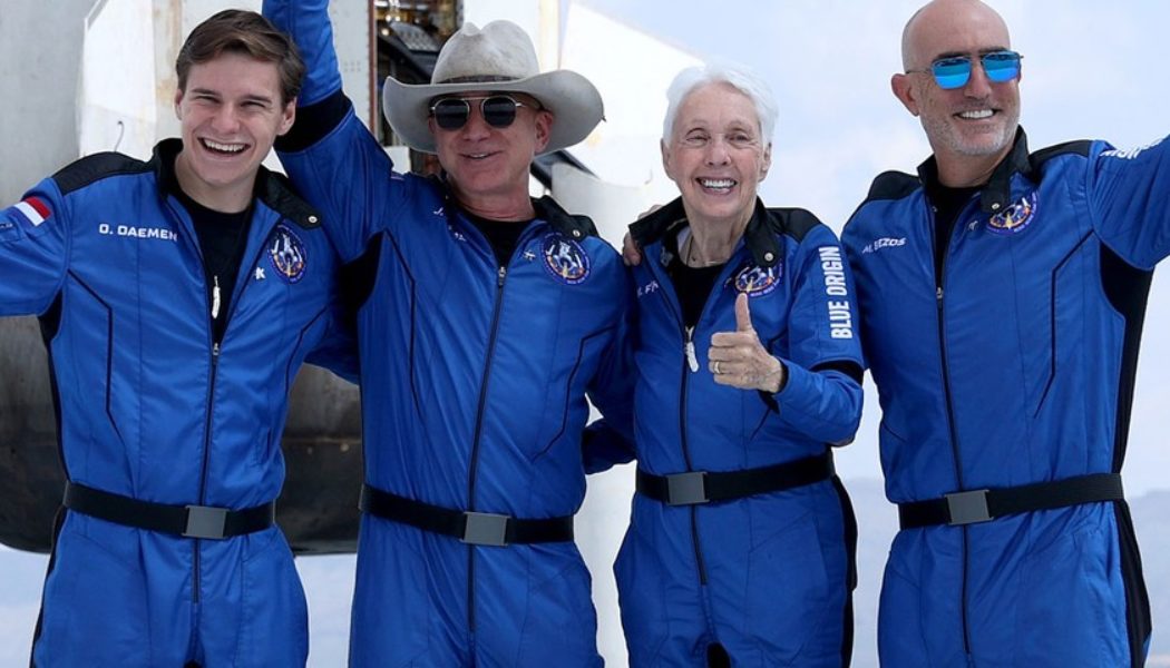 Neither Jeff Bezos nor Richard Branson Are Astronauts, Despite Traveling to Space