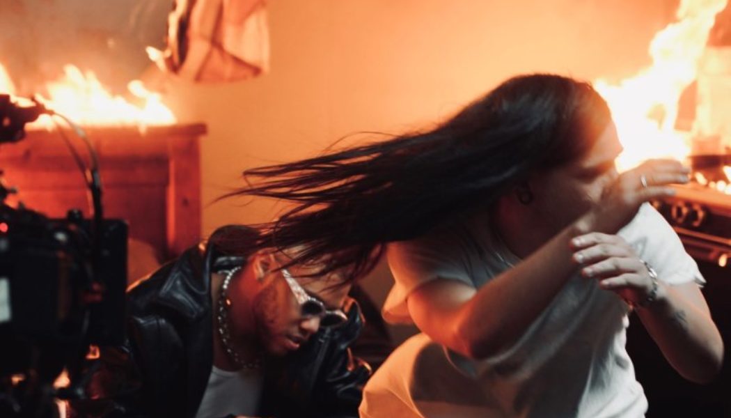 Skrillex and Jhay Cortez Tap Mia Khalifa to Star in Sultry “En Mi Cuarto” Music Video: Watch