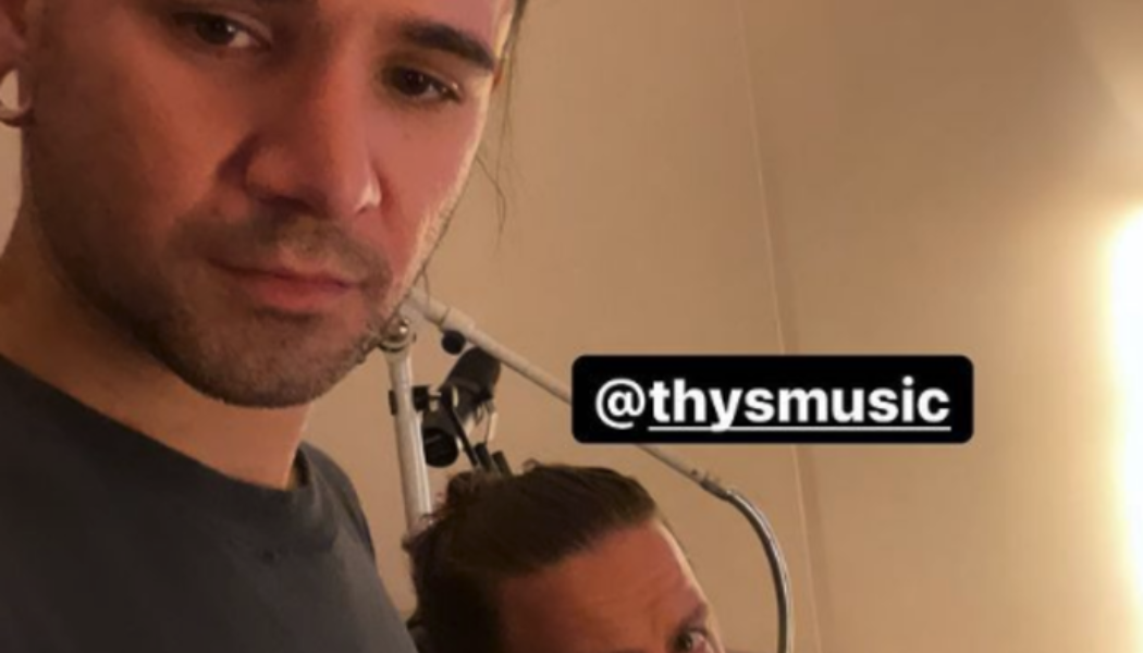 Skrillex Hits the Studio With Thys of NOISIΛ