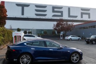 Tesla agrees to pay $1.5 million to settle battery throttling lawsuit